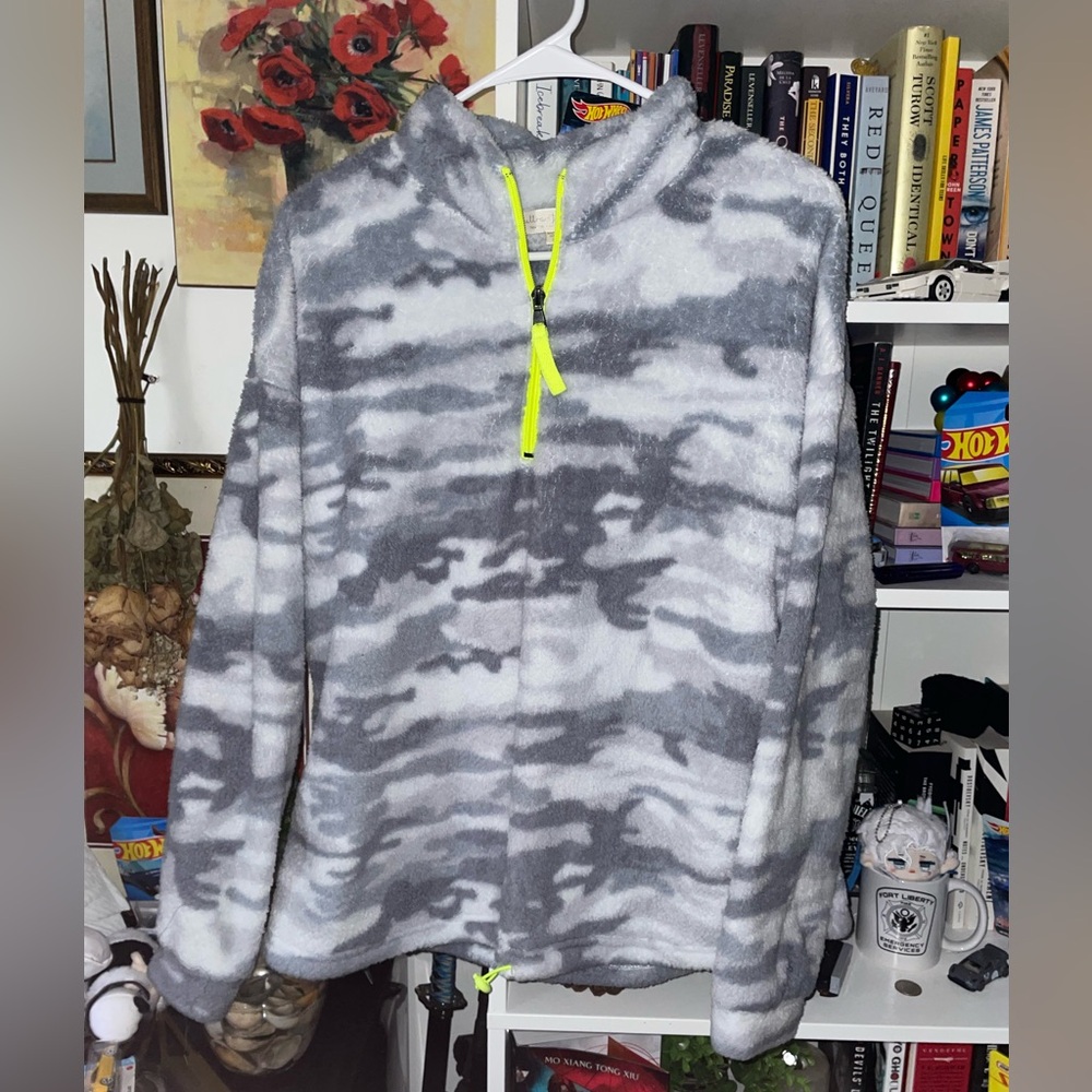 Gray and White Camouflage Fleece Pullover